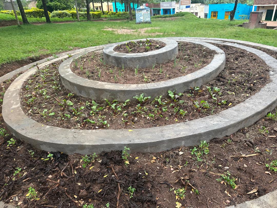 IyanIzere88091's tweet image. Building a “Home Worthy of a Rwandan” is a step toward a healthier society and a more developed nation. Katabagemu leads by example. #Vision