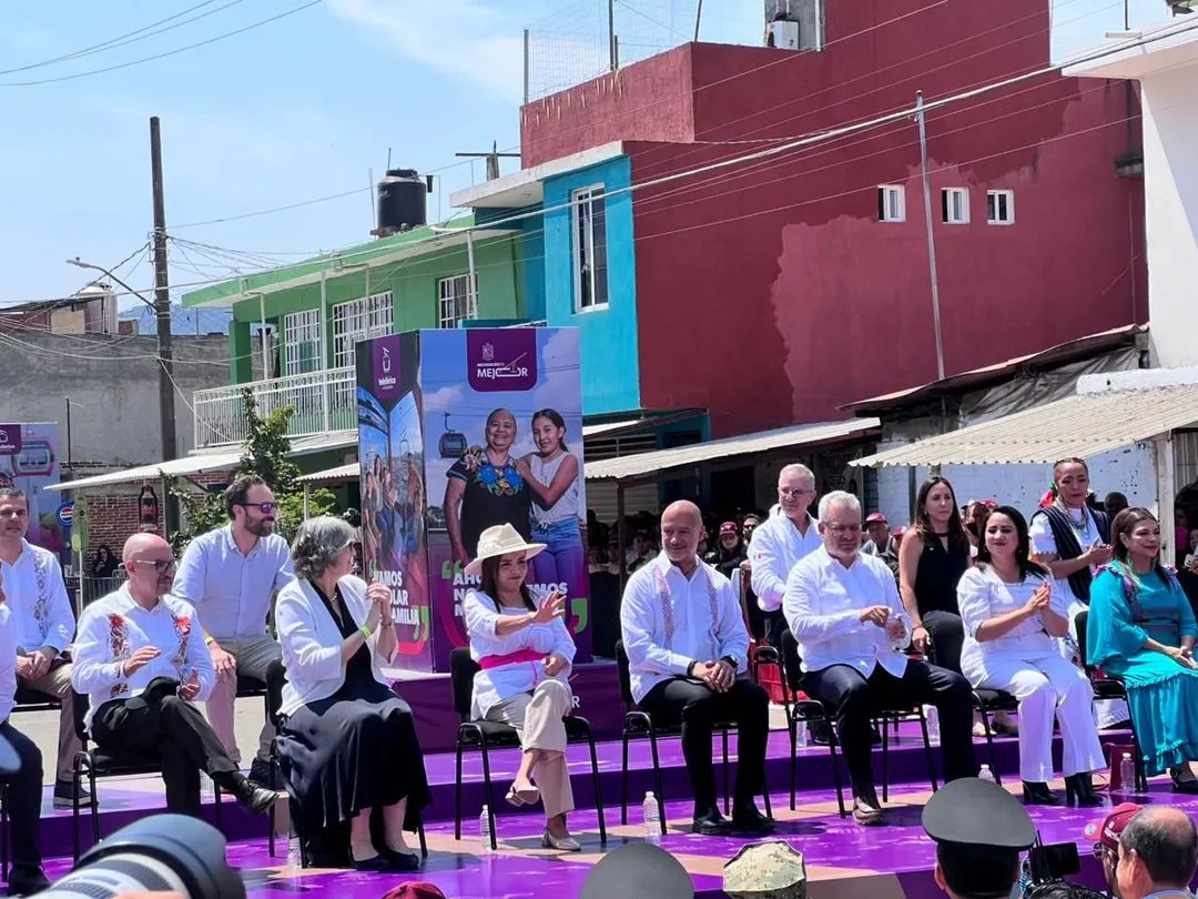 GreciaMich2027's tweet image. "Como presidenta municipal aplaudo todo lo que llegue a beneficiar a los ciudadanos, pero también no dejaré de insistir en lo que nos haga falta para mejorar nuestras condiciones de vida en el municipio. No dejaré de lado esta lucha y ese sueño que todos deseamos tener el día de