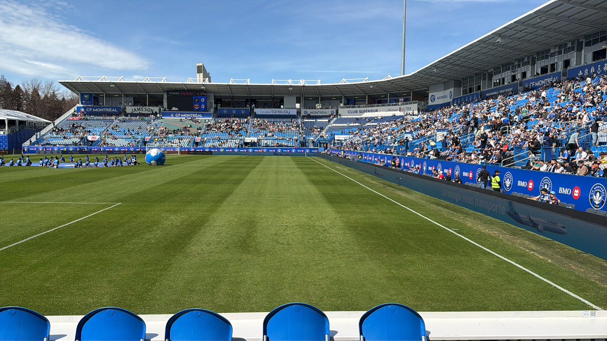 fahlfou's tweet photo. Un match presque intime… faut gagner sti! #CFMTL #IMFC https://t.co/FFn117fHIr