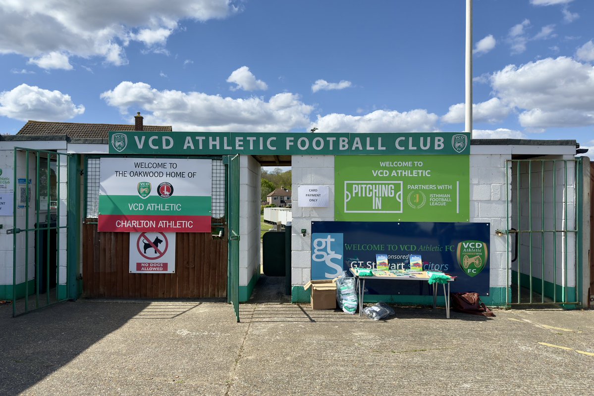 timbogb's tweet image. ⚽️ VCD Athletic 1-4 Eastbourne Town
🏆 Isthmian League South East
🏟 The Oakwood 🎟 £6 (conc) 📖 online 👨‍👩‍👧‍👦 210
📆 Saturday 18 April 3 PM

Vickers, Crayford &amp;amp; Dartford Athletic’s final home game (1916-2026)

#football #stadium #nonleague  #groundhopping @vcd_club @eastbournetfc