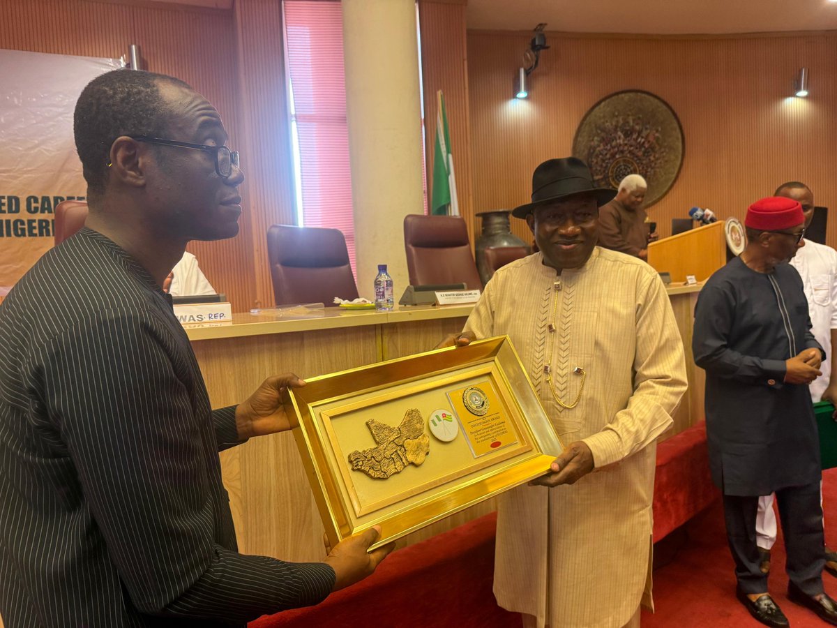 Goodluck E. Jonathan tweet media