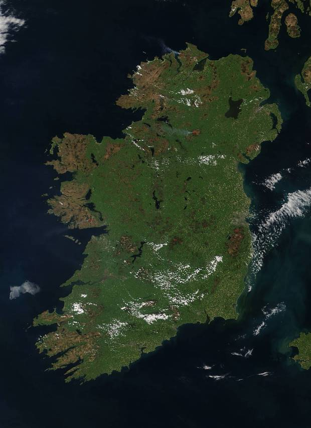 irelandbattles's tweet image. #OnThisDay 1949 26 Irish counties became a republic. R.É radio said "Our listeners will join us in asking God’s blessing on the Republic &amp;amp;in praying that it will not be long until the sovereignty of the Republic extends over the whole of our national territory”
#Ireland #History