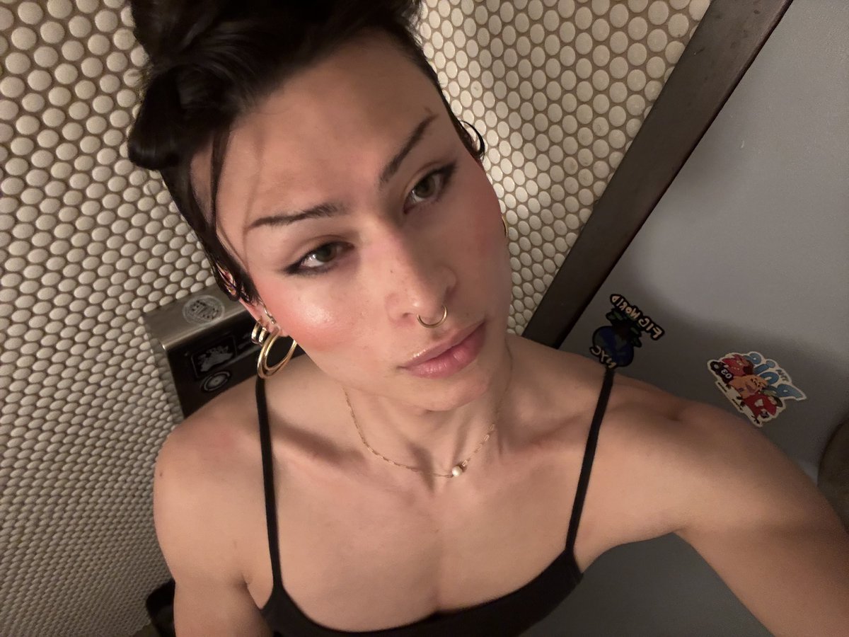 yden ✰ tweet media