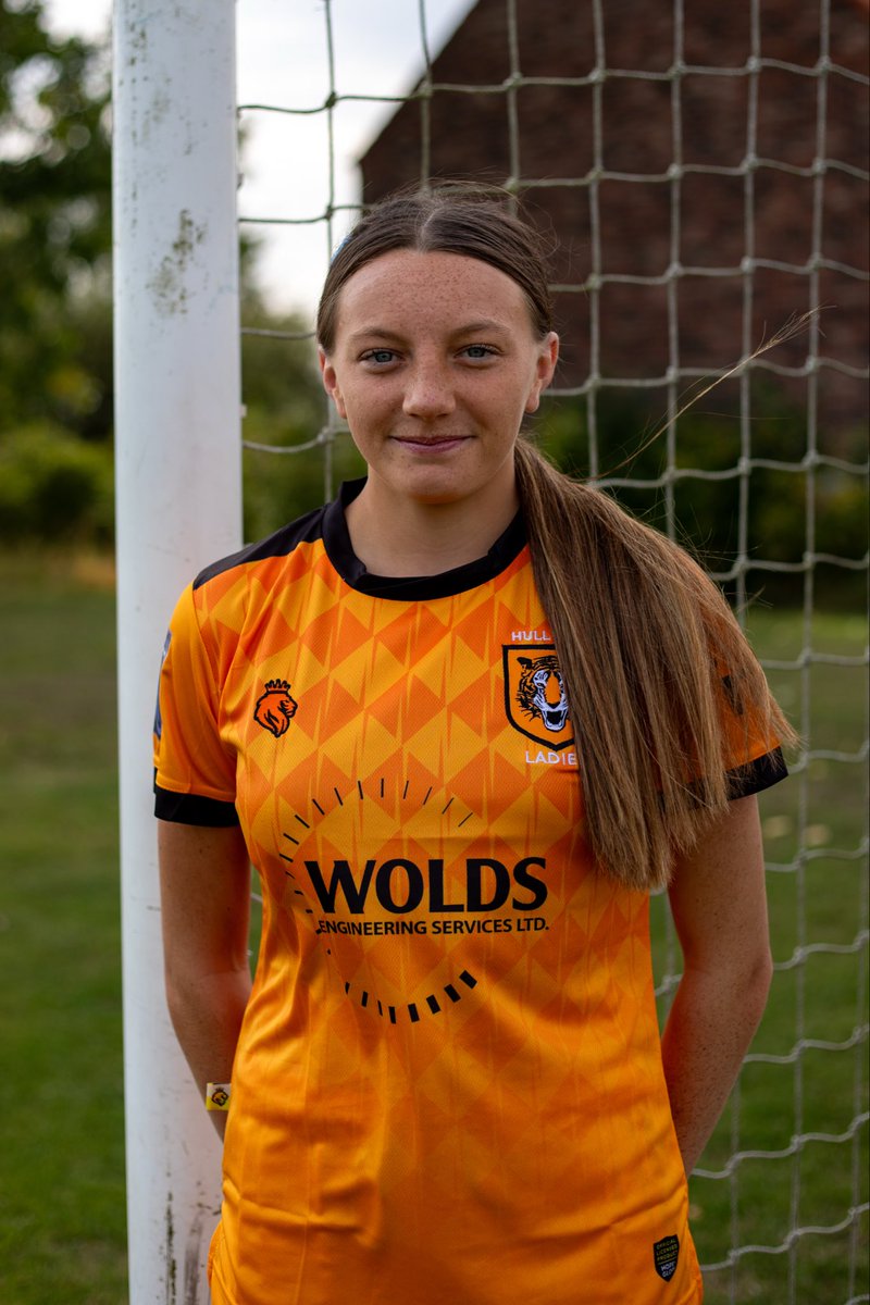 nickymck's tweet photo. Looking forward to watching Daisy playing in her National Cup Final tomorrow at St George’s Park 🏴󠁧󠁢󠁥󠁮󠁧󠁿 with Hull City Ladies, she missed her last cup final due to a red card and was heartbroken - not this time ! 🐯⚽️❤️ https://t.co/Vt1RmQeKyJ