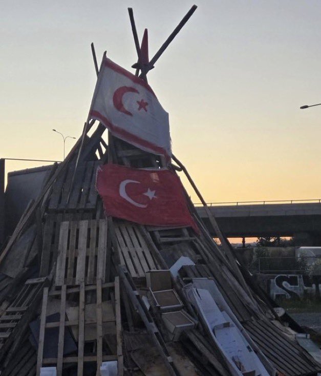 Beyza 🌺 tweet media