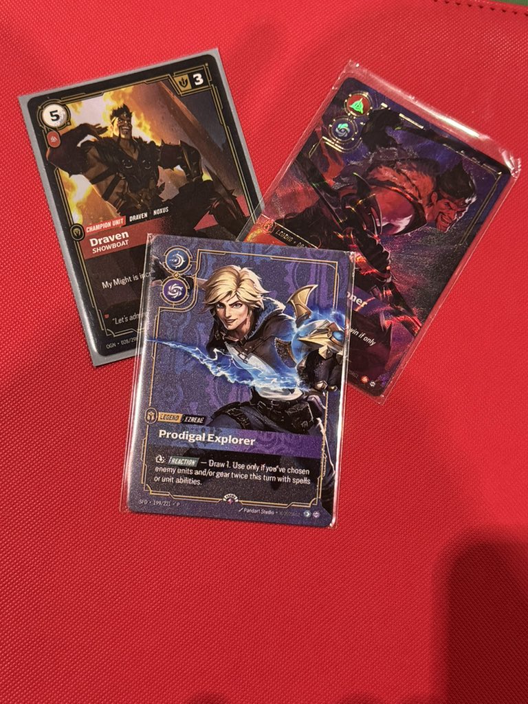 DWeir98's tweet photo. Was a little sad that I didn’t get a main event ticket to RC Lille, but managed to go 6-1 in the super side and walked away with a gorgeous Ezreal, and great vibes.

Thanks to at @Junkcards for staying up for a few days to test, gutted to miss top 8 but this deck is broken. https://t.co/voGBcR3HqL