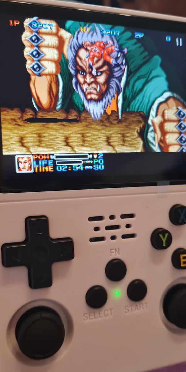 DoctoraSynth's tweet image. Hoy se habla mucho de la NeoGeo, así que busqué un juego para esa plataforma en la R36S y lo disfruté hasta el final. Me gustó mucho Ninja Combat. #retrogaming #gaming