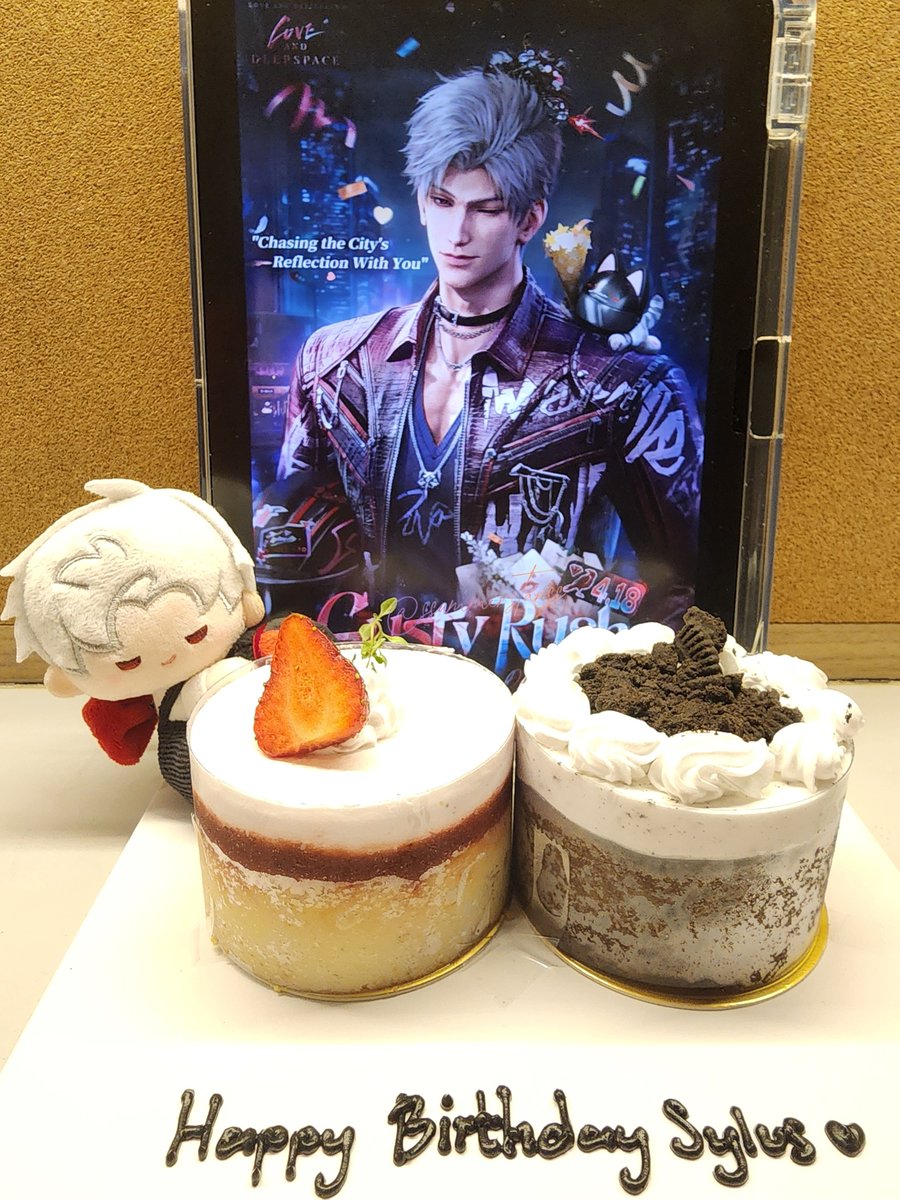 ssummerstarss's tweet photo. ⊱ ───── ⋆⋅☆⋅⋆ ───── ⊰  
- ̗̀  🎉🌹  ʜᴀᴘᴘʏ ʙɪʀᴛʜᴅᴀʏ  🐦‍⬛🥳     ̖́-
⊰ ───── ⋆⋅☆⋅⋆ ───── ⊱
#恋と深空  #シン誕生祭2026 #シン   #LoveandDeepspace #Sylus https://t.co/dPkYR641FI