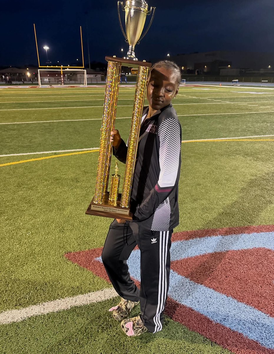 DCuttill's tweet photo. Kankakee Co-Ed Invitational, Congratulations to Junior, @4HunterVictoria, (Lane 5) hurdling a (45.42 PR) and taking 1st place in the 300mH. Victoria is currently #8 in 3A! #trusttheprocess @DarnellRios @MKEMustangsTC https://t.co/2YW7zafAzt