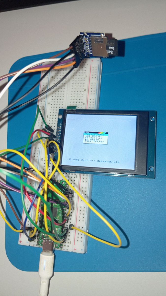 RalMolina4's tweet image. Avanzamos hoy un poquito más con mi proyecto de un Spectrum portátil. Teclado por bluetooth y sonido, lo próximo. #Speccy