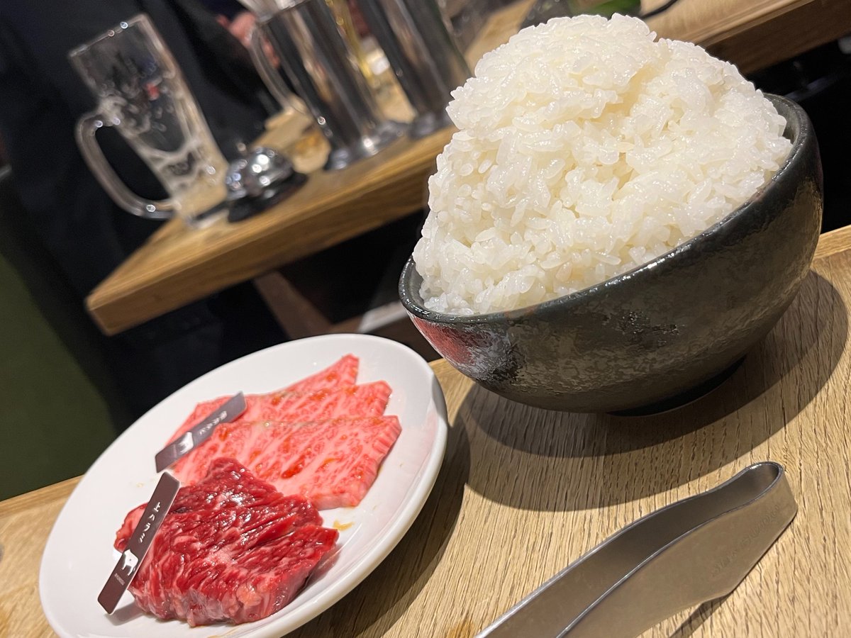 kano__0x0's tweet photo. 適当に入って当たり来ると嬉しいよね
山盛りご飯みんなでﾜｹﾜｹ🍚 https://t.co/imwXMdv3rL