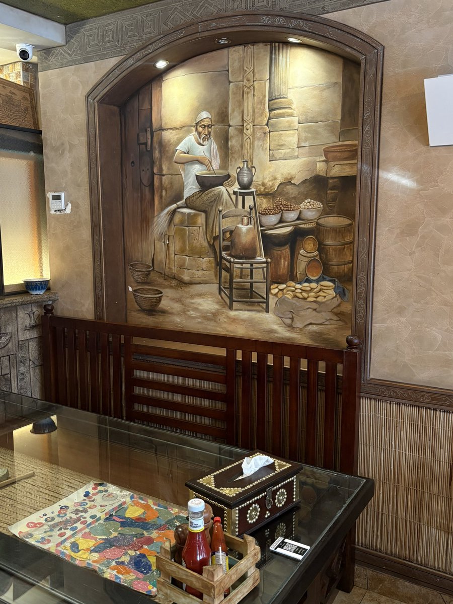 1_allstore's tweet photo. بشطح شوي يابو عبدالرحمن ، جربت هالمطعم بالقطيف اسمه (أيام زمان) مطعم يقدم مشويات ومقبلات وشغلات بالفرن لكن لذيذ جداً والأسعار مقابل الي شفته خلاني استغرب بهذي الجودة والأسعار ليش ما نشوفها بالأماكن السياحية عندنا !

لأني زرت أغلب الأماكن السياحية عندنا للأسف وبغض النظر عن أسعار الإقامة المبالغ فيها جداً وبعض أماكن الترفية ، لكن للأسف تدفع مبالغ طائلة جداً والفاتورة تتجاوز الـ٣٠٠ ريال على مطاعم وكأنها فقط تنتظر فلوس السائح بدون تقديم اي طبق يرضي ذائقة هذا السائح المسكين .

اتمنى والله يكون فيه وقفة جدية بخصوص هالأمور وتنزل الجهات المعنية للميدان وتشوف كيف العالم ذي تستغل الناس مادياً بدون اي مقابل .