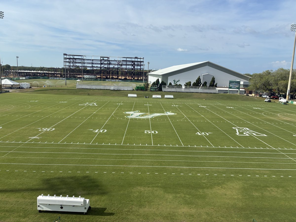 JoeyGameday's tweet photo. From @USFWLAX winning a conference championship at 2, to flipping to field to the spring game by 5. Great work by the facilities/grounds/events crews. https://t.co/kR7euZO9rv