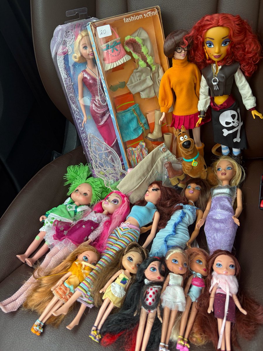 rolycolys's tweet photo. Doll show haul!! https://t.co/R3LkxwlnSs