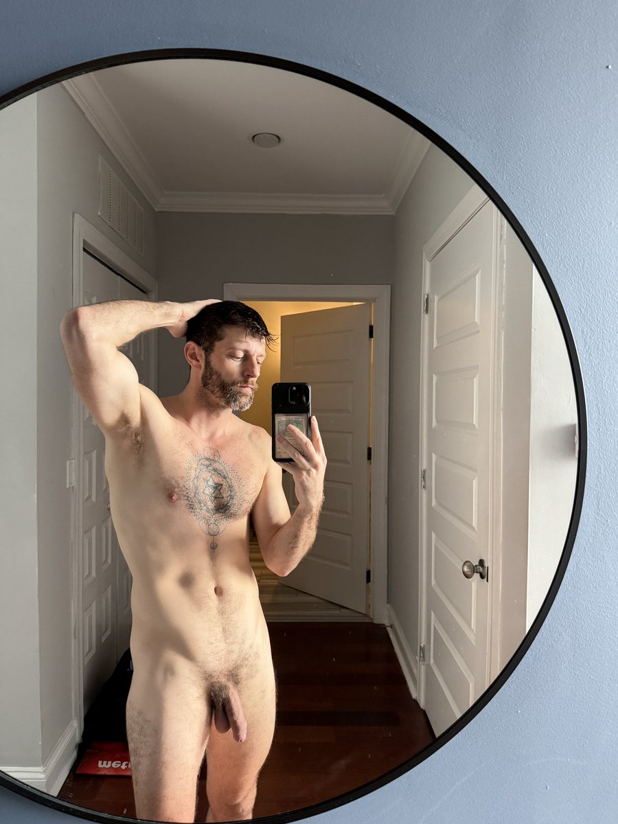 Naturist Hub tweet media