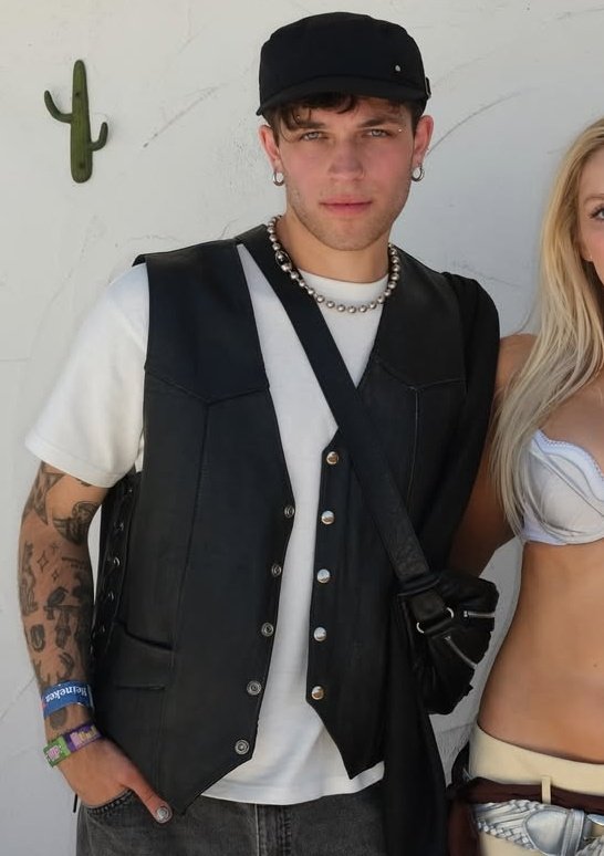 isah ❤️‍🔥 tweet media