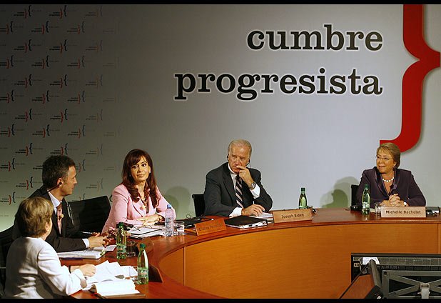 Nicolás tweet media