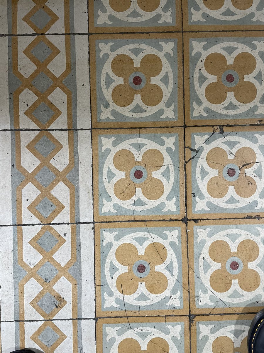 Gregor Samsa tweet media