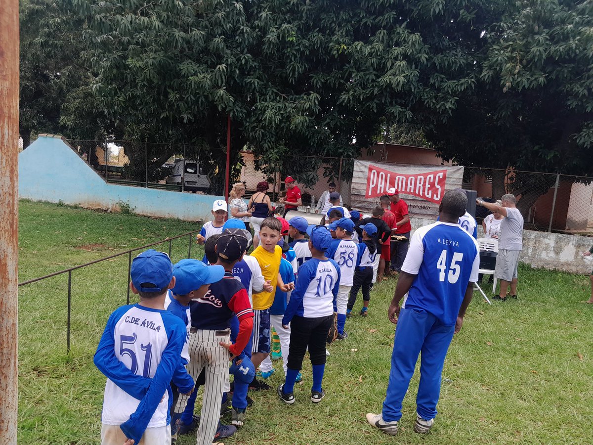 Niños y padres disfrutaron junto a nosotros del beisbolito de sábado, casi cerrando la semana de receso escolar en un espacio sano donde los niños son los verdaderos protagonistas.
#palmarestrinidadss 
#PalmaresCuba 
#CreandoMomentos
#TrinidaddeCuba