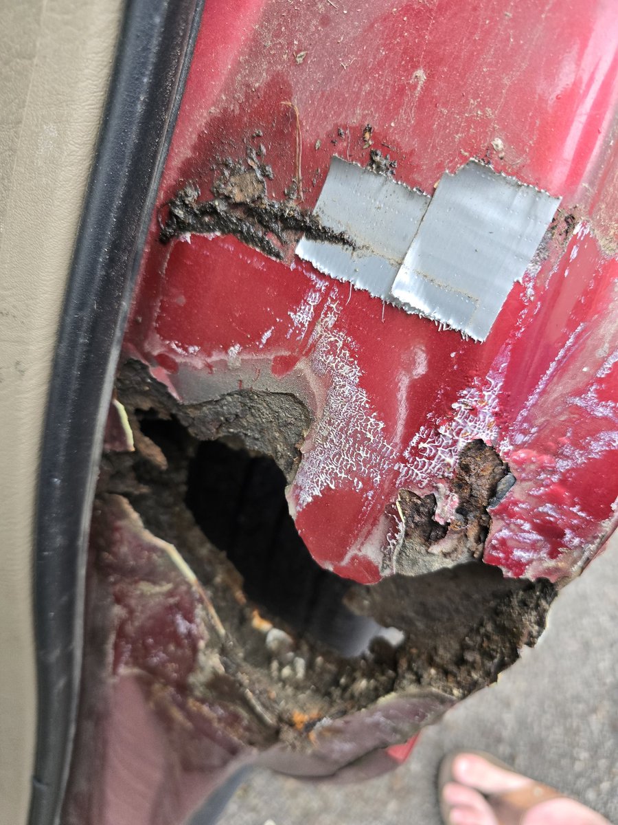 slug_lord666's tweet image. Returning my shitbox rust bucket back to factory #professional #bodyman