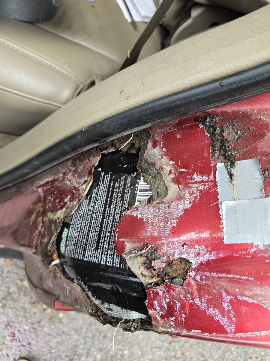 slug_lord666's tweet image. Returning my shitbox rust bucket back to factory #professional #bodyman