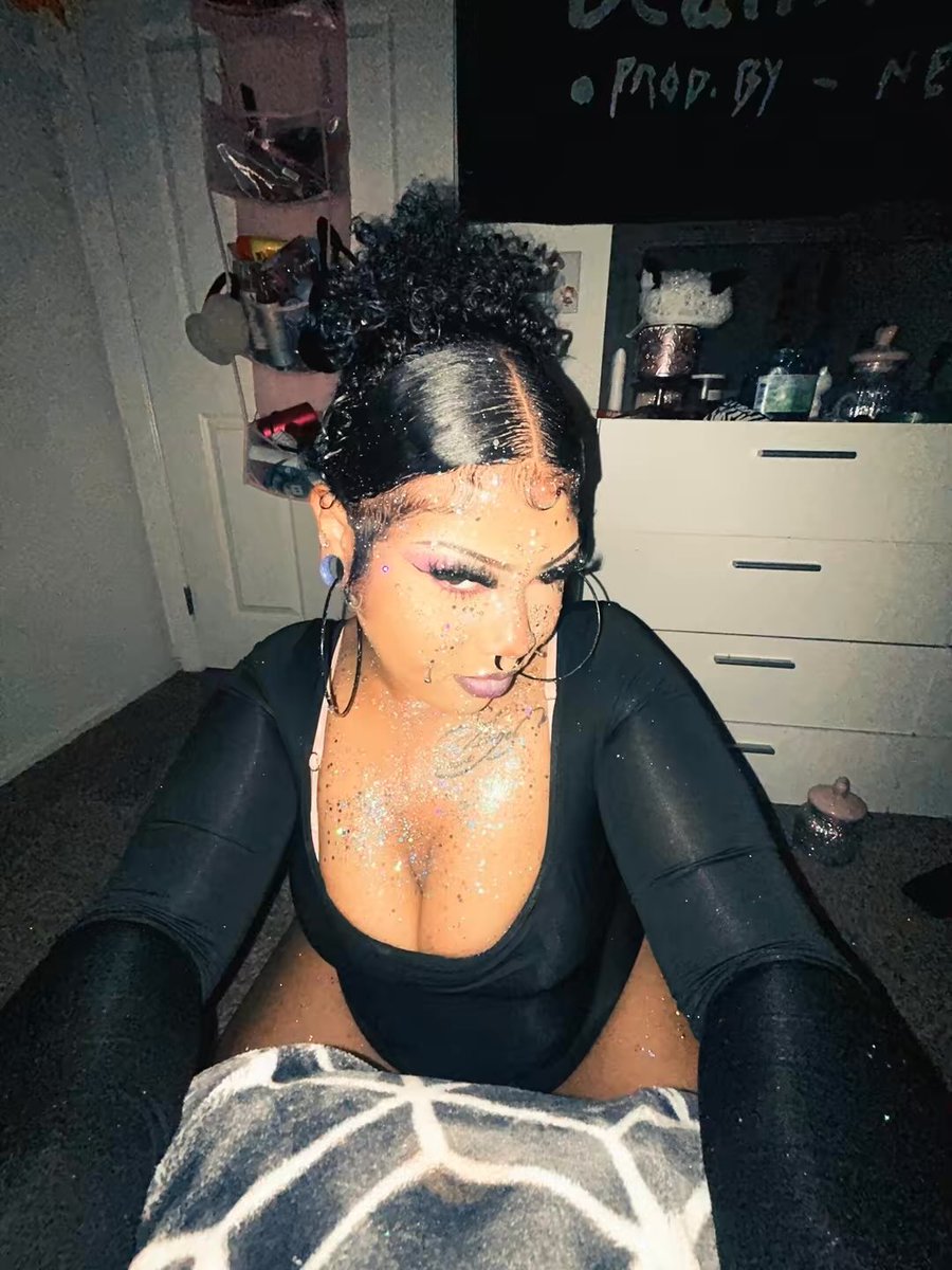 uluvvMalilbu's tweet image. #glitter