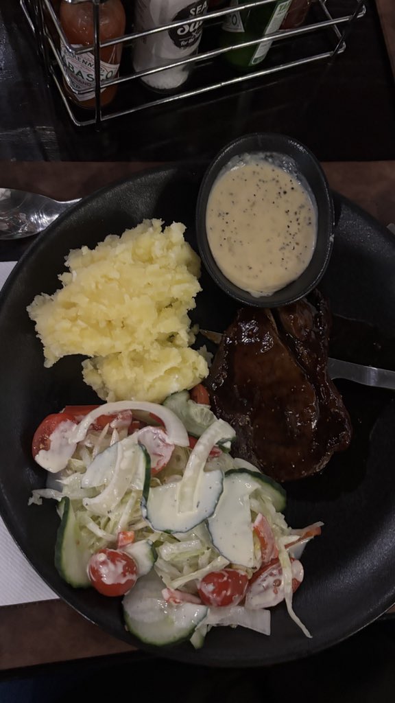 Ous'Bongie tweet media