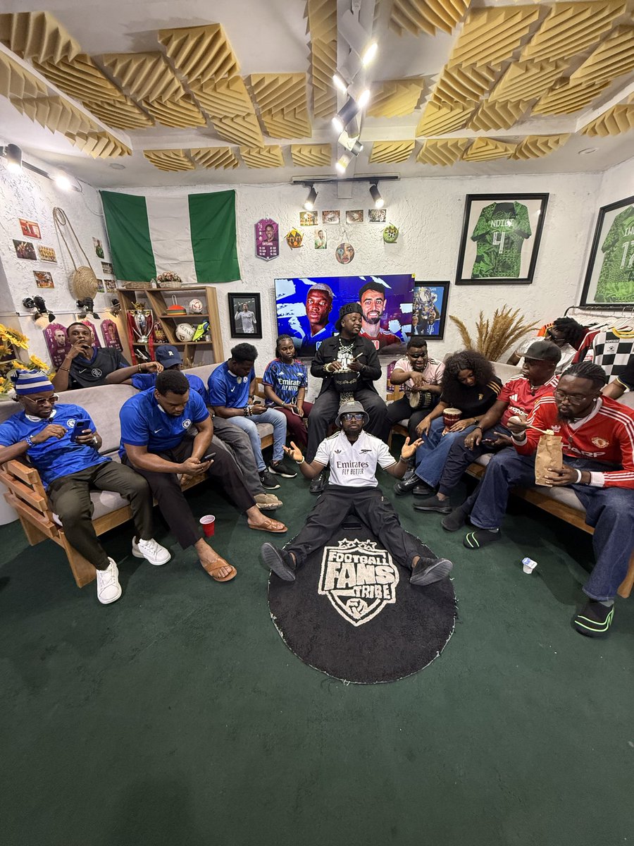 FansTribeHQ's tweet image. Join us for the BIGGEST &amp;amp; BADDEST LIVE Watch Along of CHELSEA 🆚 MANCHESTER UNITED IN The English Premier League on YouTube via link in bio🔥🎥 

#premierleague #football #Chelsea #manchesterunited