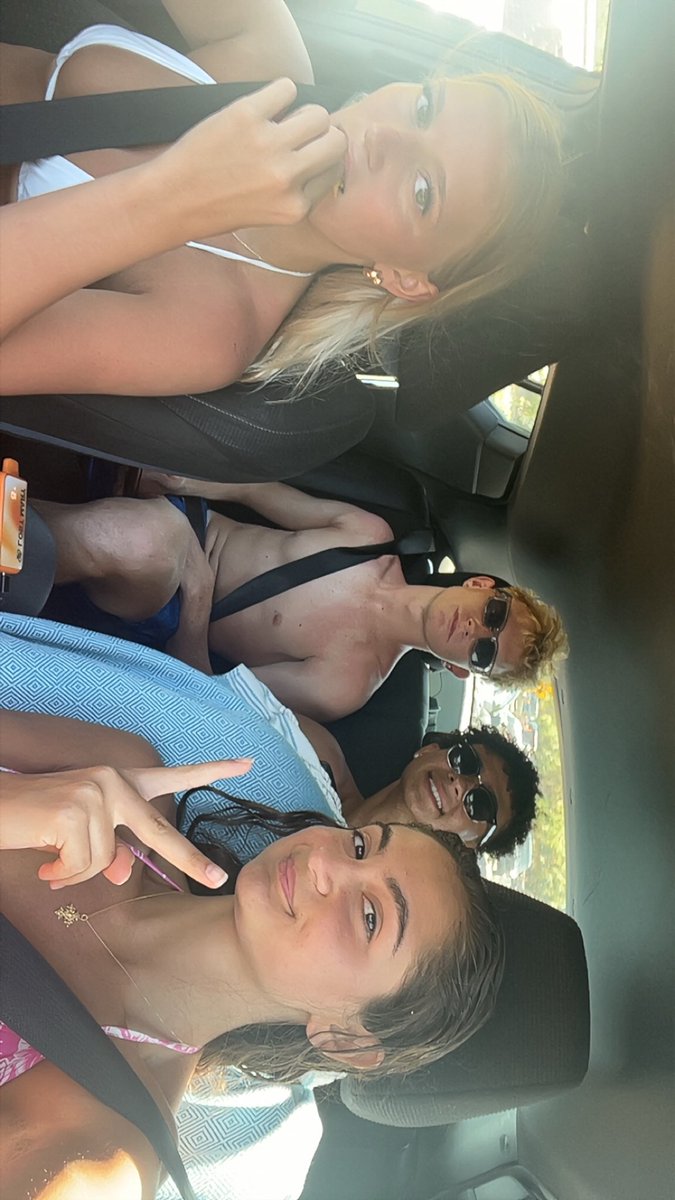 H2Hoessssss's tweet photo. Emily killed Hunter @ChigsWet @WaterWars2026 H2hoes got him so wet he slipped https://t.co/lpRatvoeyg