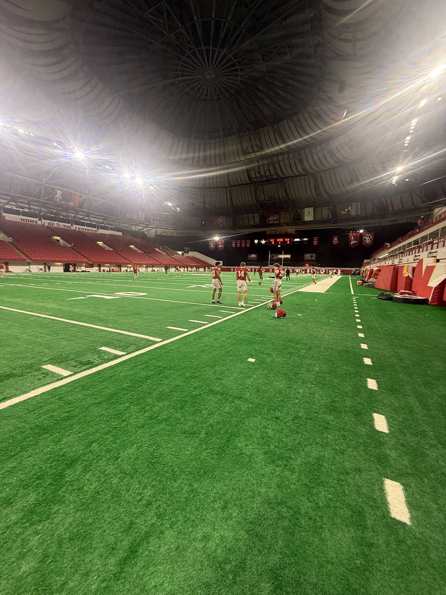 Xjgocrazy's tweet photo. Great practice day up at USD https://t.co/Uf4hOOk1hH