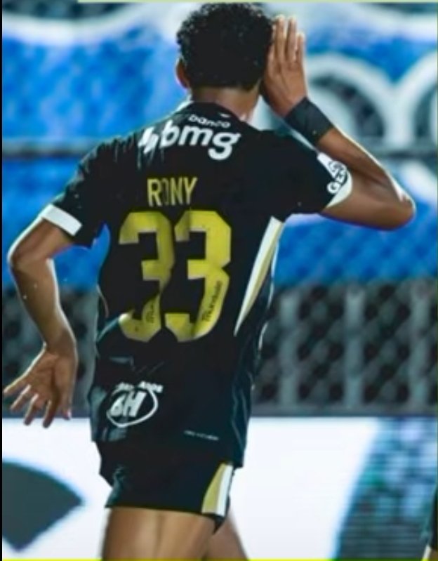 GaloSincero1908's tweet photo. @Atletico Querem cobrar respeito da torcida, mas os próprios jogadores não respeitam o clube e nem a torcida. 

Bagres colocando mão no ouvido para torcida. 

Bagres treinando com bolso para lado de fora.

Jogadores fazendo corpo mole. 

Que tal colocar respeito primeiro dentro de casa? https://t.co/E52H9eGonj