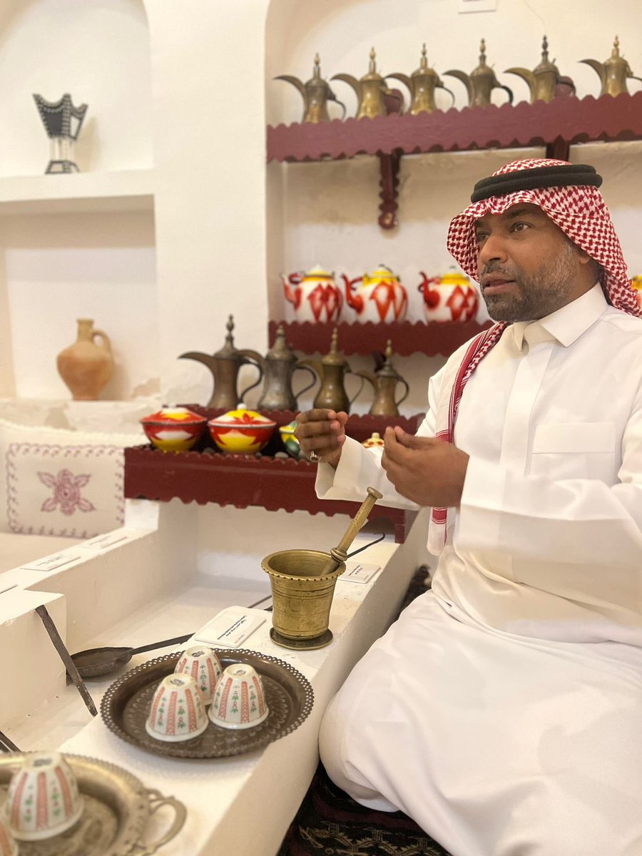 bofaisal1433's tweet photo. كمرشد سياحي في
#اليوم_العالمي_للتراث
يتجلى #اعتزازي
بتراثي السعودي والأحسائي
حيث تحكي النخيل قصة الأرض
وتروي الحارات عبق التاريخ
وتنبض التفاصيل بهوية ضاربة في الجذور
إرث نحمله بكل فخر
ونصونه ليبقى شاهداً على حضارة صنعها الإنسان ليورثها عبر الزمن في واحة #الأحساء
#تراثنا_منا_وفينا https://t.co/ruqZPgbB73