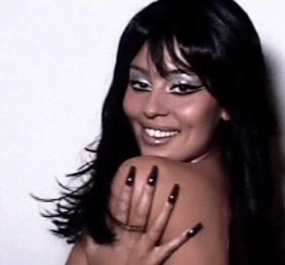 pop vibes tweet media