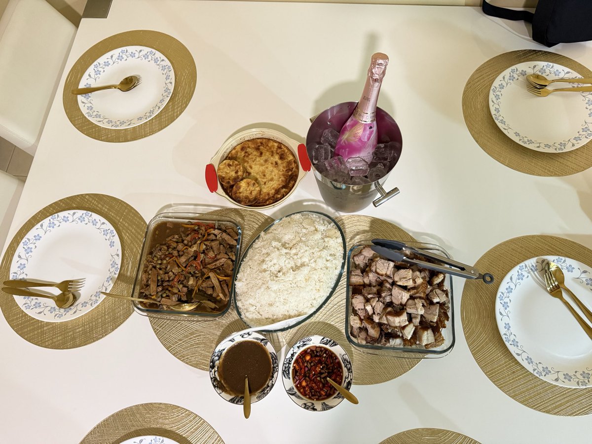 habibi436's tweet image. Dinner is served 😋😘

#dinner
#Dubaitrend 
#JVC
