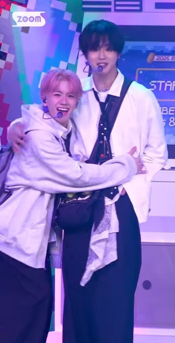 Minseok of the day ft. Minsung!
Day 833