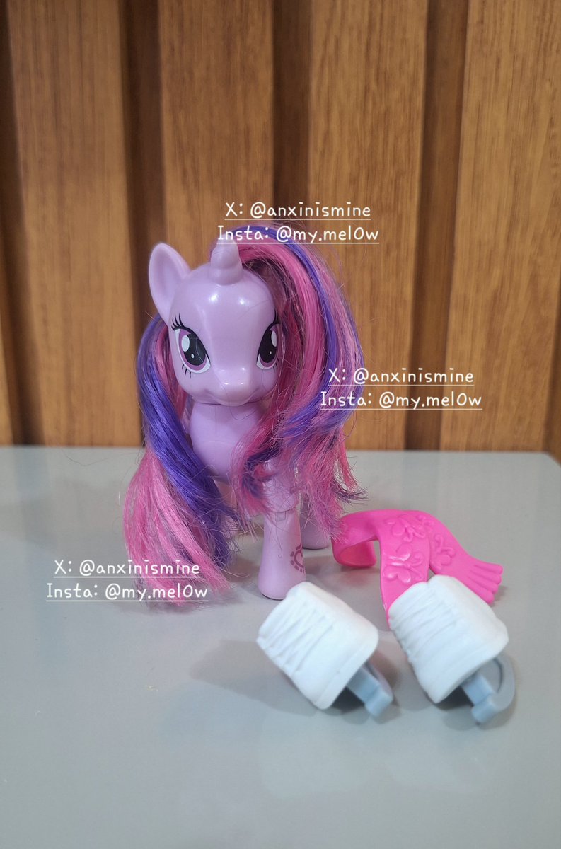 anxinismine's tweet photo. VENDA/VENDO My Little Pony Original Oficial Twilight Sparkle coleção limitada especial alicornio articulado mlp
https://t.co/8d9ur9hSx1
#mylittlepony #mlp #twilightsparkle https://t.co/9CE332VbRZ