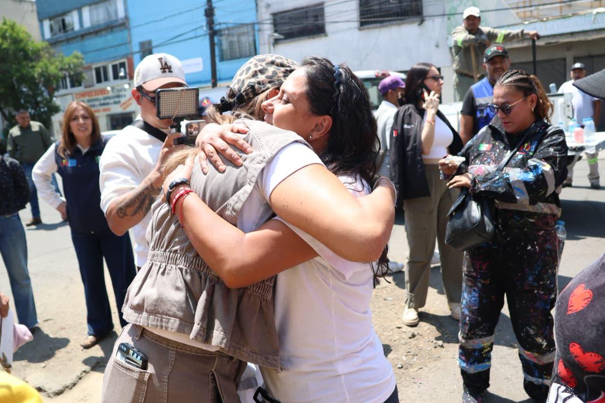 Amo servir, amo estar todos los días en la calle y amo más haber tapado 200 baches hoy en la Obrera y Doctores. 

Ojalá tuviera el recurso para cambiar todas las calles, pero buscamos el cómo sí vivir mejor. 🏹❤️‍🔥