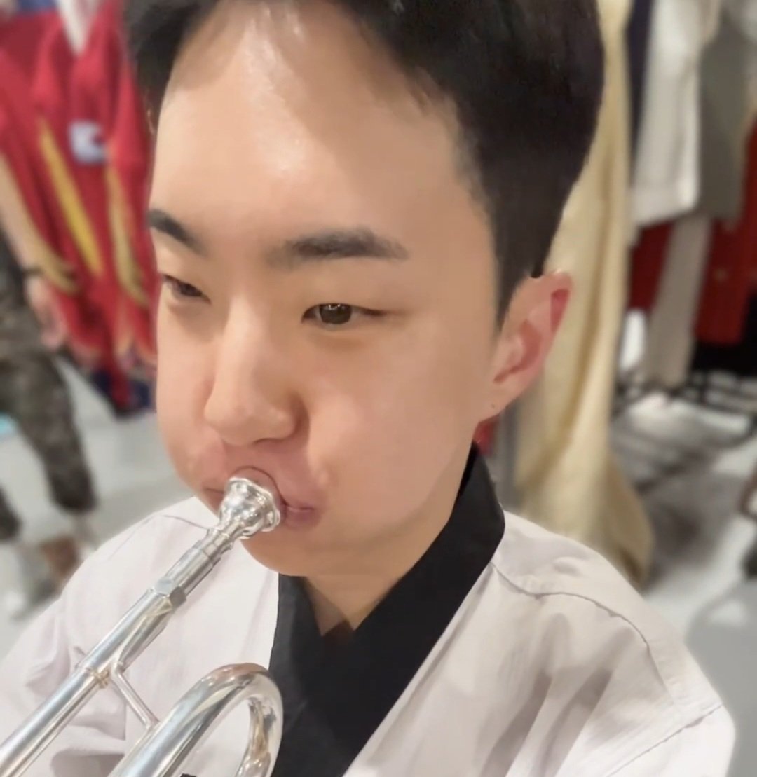 진짜 너뮈 아랑스러워~ㅜㅜ 
트럼펫은 어려워~🎺😅 <이 멘트까지 작살임 ㄹㅇ
