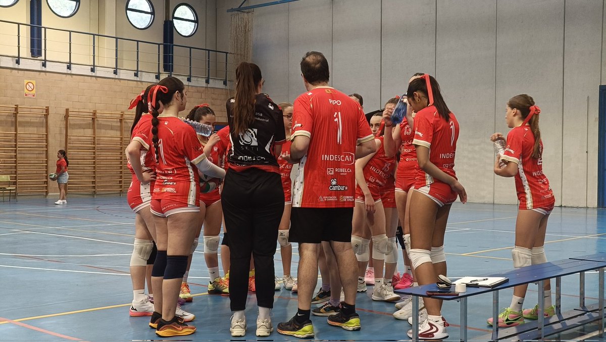 ClubVoleibolZGZ's tweet photo. 🏐 FINAL INFANTIL FEMENINO ARAGÓN 2026
Indescar Zaragoza logra la victoria en la final y se proclama Campeón de Aragón tras derrotar a Alcañiz en tres sets.
@ClubVoleibolZGZ 3-0 @Voley_Alcaniz
#CVZ 3-0 #ALC
¡Enhorabuena! https://t.co/74RNtBSAqJ