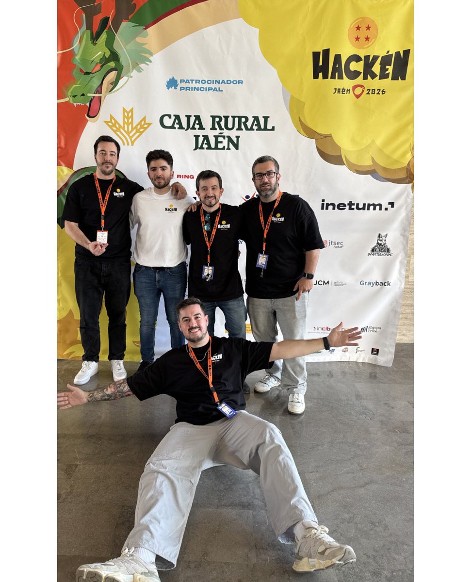 Hack-én tweet media