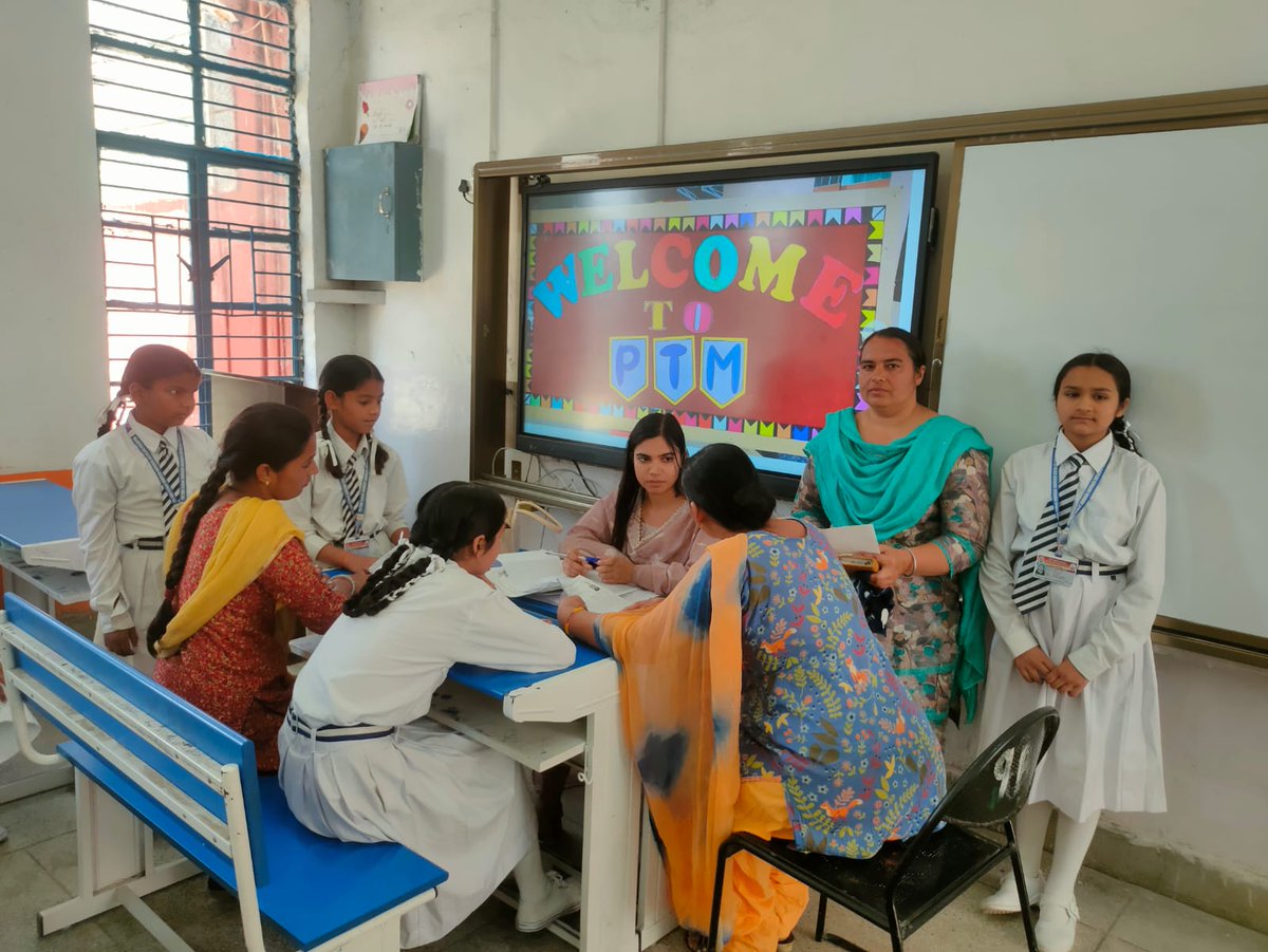 FerozepurJnv's tweet image. 🌟 Successful PTM Meet at PM SHRI School Jawahar Navodaya Vidyalaya, Ferozepur! 👨‍👩‍👧‍👦 PTC constituted for New Session 2026-27 on 18.04.26. Grateful for parents' active participation! 📚✨ Together shaping bright futures! #PTM #JNVFerozepur #JNV