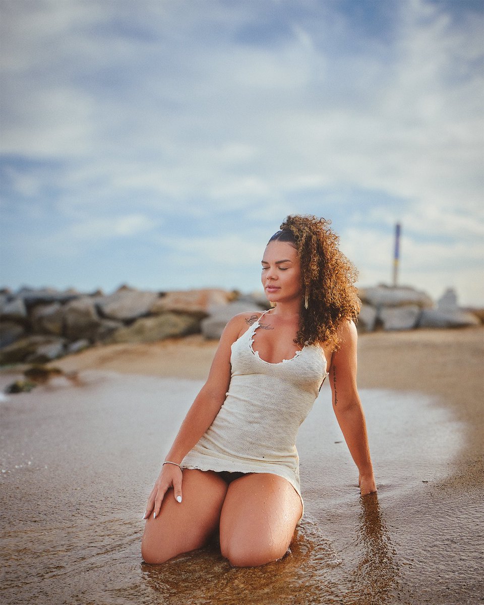 Happy weekend everyone 
Follow me for more erotic and artistic nude works 
Complete set available on my Patreon.
Check link in my bio 😉