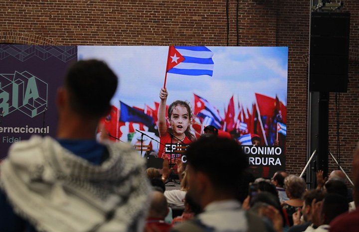 🇨🇺🗣️🎤V Coloquio Patria, un espacio donde se alzó la voz de los pueblos

El papel de la comunicación como herramienta emancipadora en un mundo marcado por prácticas hegemónicas fue resaltado  durante la clausura del V Coloquio Internacional Patria