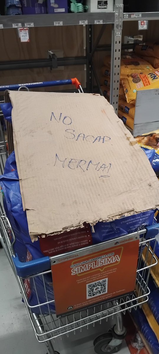 #puertomontt
<a href="/homecenter_cl/">Sodimac Homecenter</a> 
VERGÜENZA Y EGOISMO
#SODIMAC manda a su personal a BOTAR las mermas de alimentos.
NO LOS DONA 
NO LOS VENDE CON REBAJA
Los bota!! Para que nadie los pueda usar.
En una ciudad llena de perros en abandono y con albergues y rescatistas