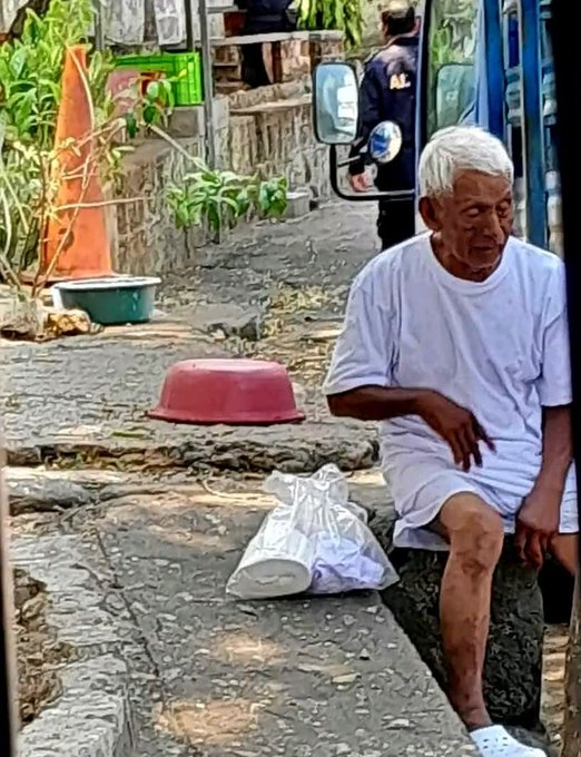 Después de solo tres años encarcelado, (un poco más de mil días) fue liberado don Eugenio Zetino porque no se le encontró ningún delito imputable. ¡Gracias mi presidente! ¡Eso es justicia!