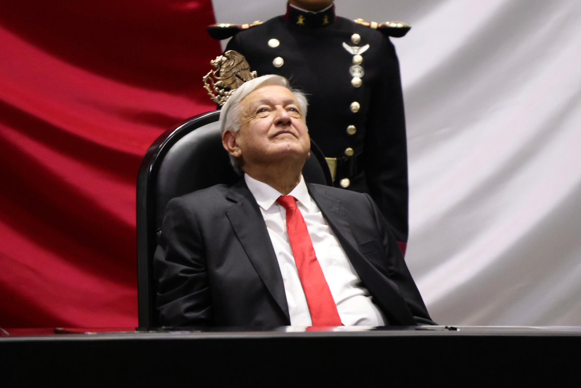 Me quedaron permanentemente grabadas en la mente aquellas palabras del Presidente AMLO:

"Ella sera mejor que yo, a ella sí la van a reconocer, a ella sí la van a querer"

Su legado es infinito y eterno, así como el amor de su pueblo a usted que le basto y sobro para darlo todo🫶
