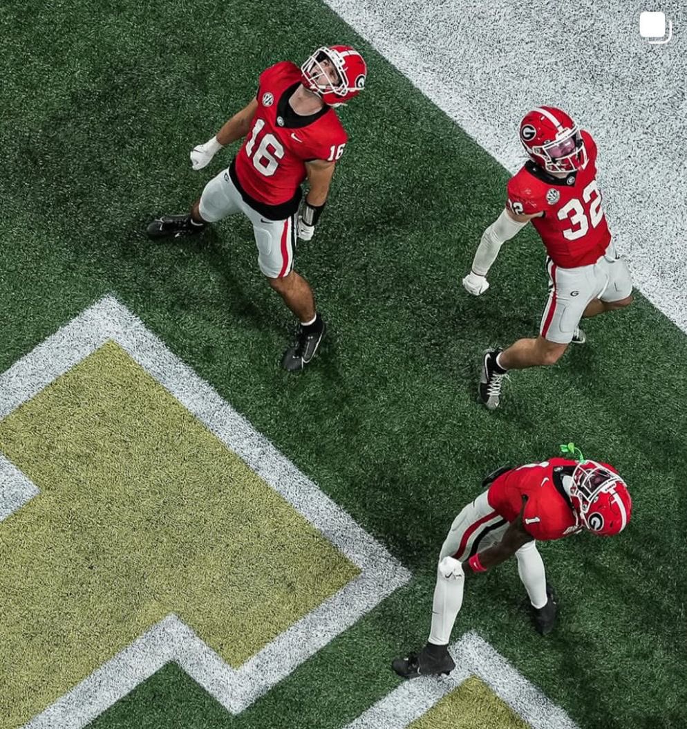 Jordan1Mckinley's tweet image. #AGTG WOW! Extremely Blessed to Receive an Offer From The University Of Georgia! Go Dawgs! @coach_thartley @RizzoJack91 @TWintersUGA  @TomLoy247 @SWiltfong_ @CoachMikeBobo @GeorgiaFootball @ldavenport88