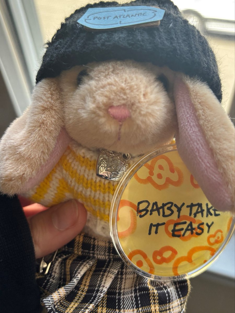 whimmyupdates's tweet photo. whimmy (she/they) was born on march 12, 2026 &amp; is carol*ne @yelyussy’s daughter. she has recently been given to artist Hayley Williams during her current solo tour! we will be documenting whimmy’s journey &amp; providing latest whimmy content on here. thanks for tuning in! ݁ ˖Ი𐑼⋆ https://t.co/y3pExYhJvQ