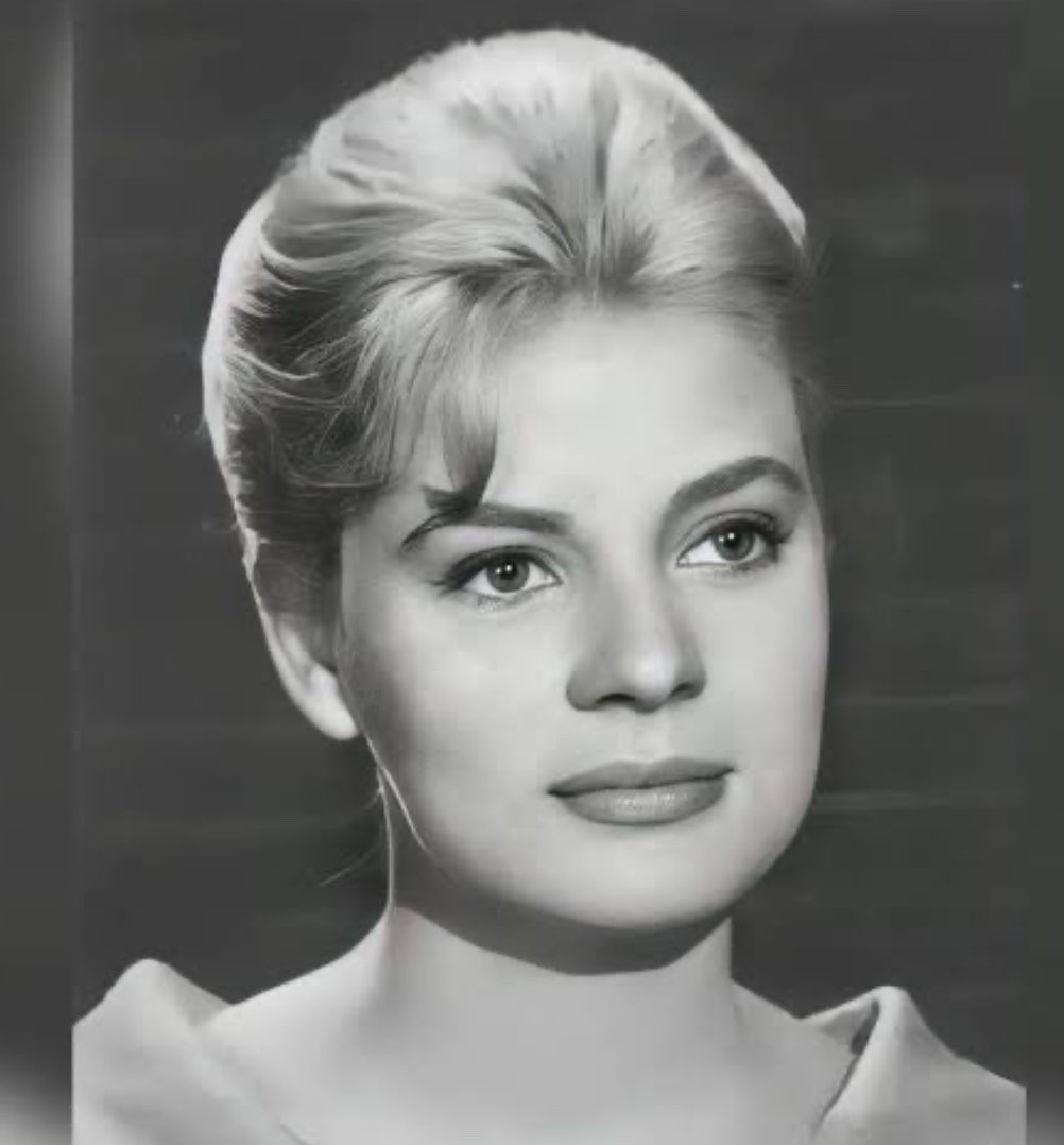 بكل ممنونية 👒 tweet media