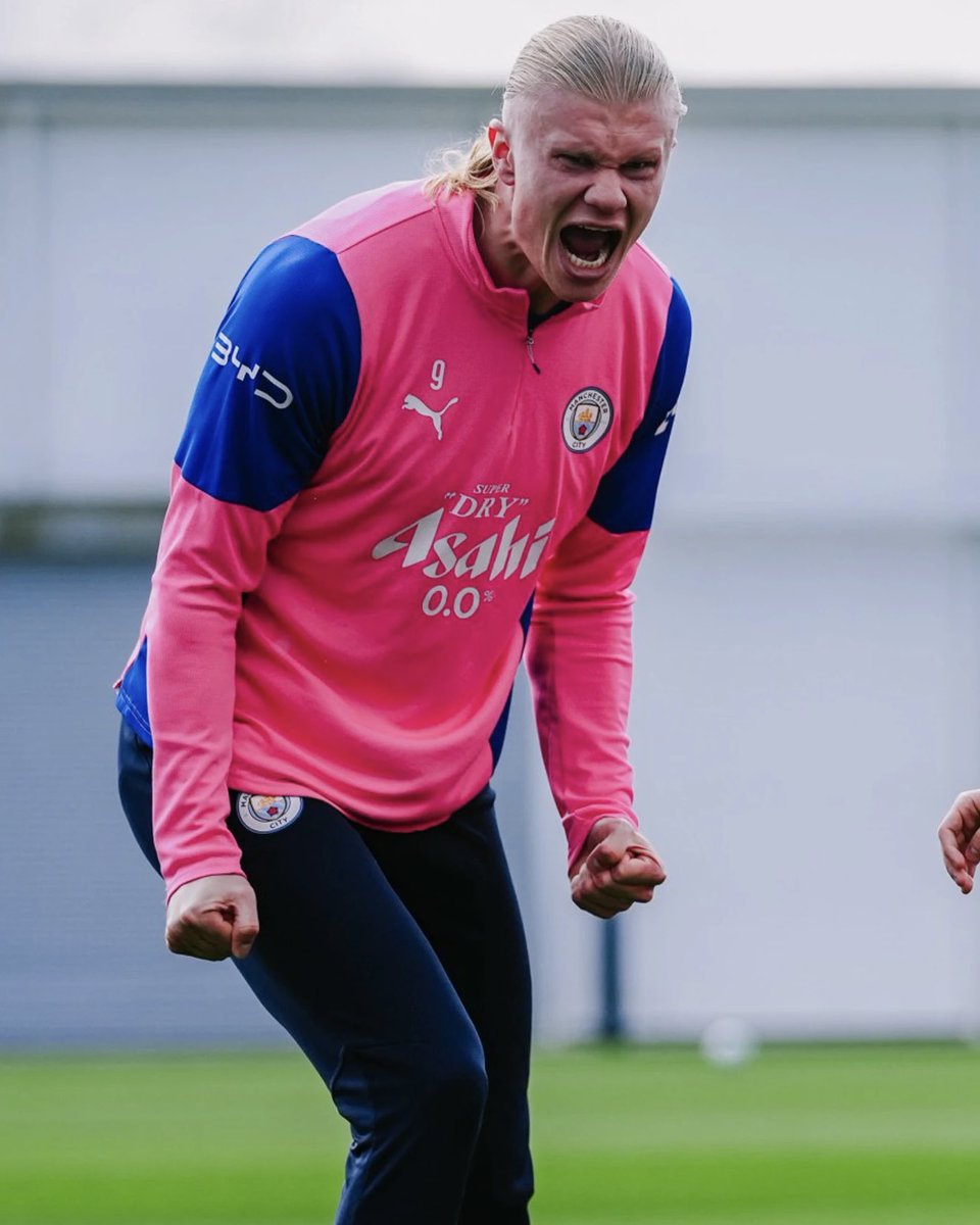 City_hq's tweet image. Haaland in #ManCity training today. 😳